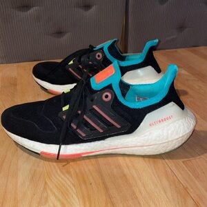 Adidas Ultraboost black-gradient